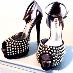 Steve Madden Sexy High Studded Strappy Peep Toe Heel. Sz 7.5. Orig. Box.